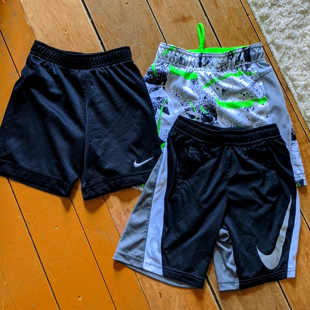 Boys size 6 athletic shorts